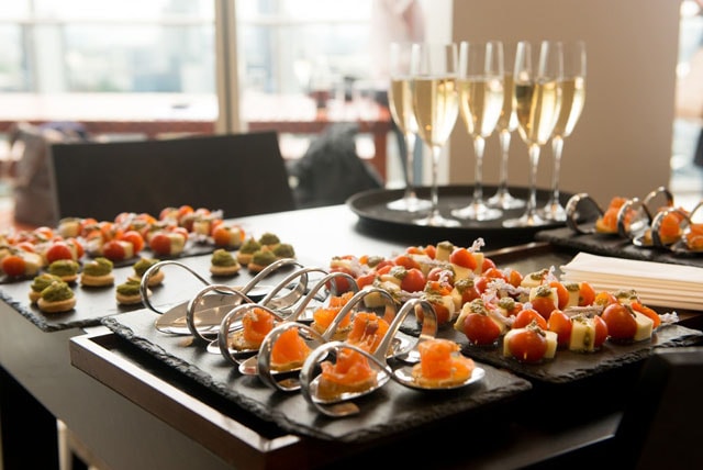 CTH Catering - 3 ly do ban nen chon tiec finger food 1 ade8ad42